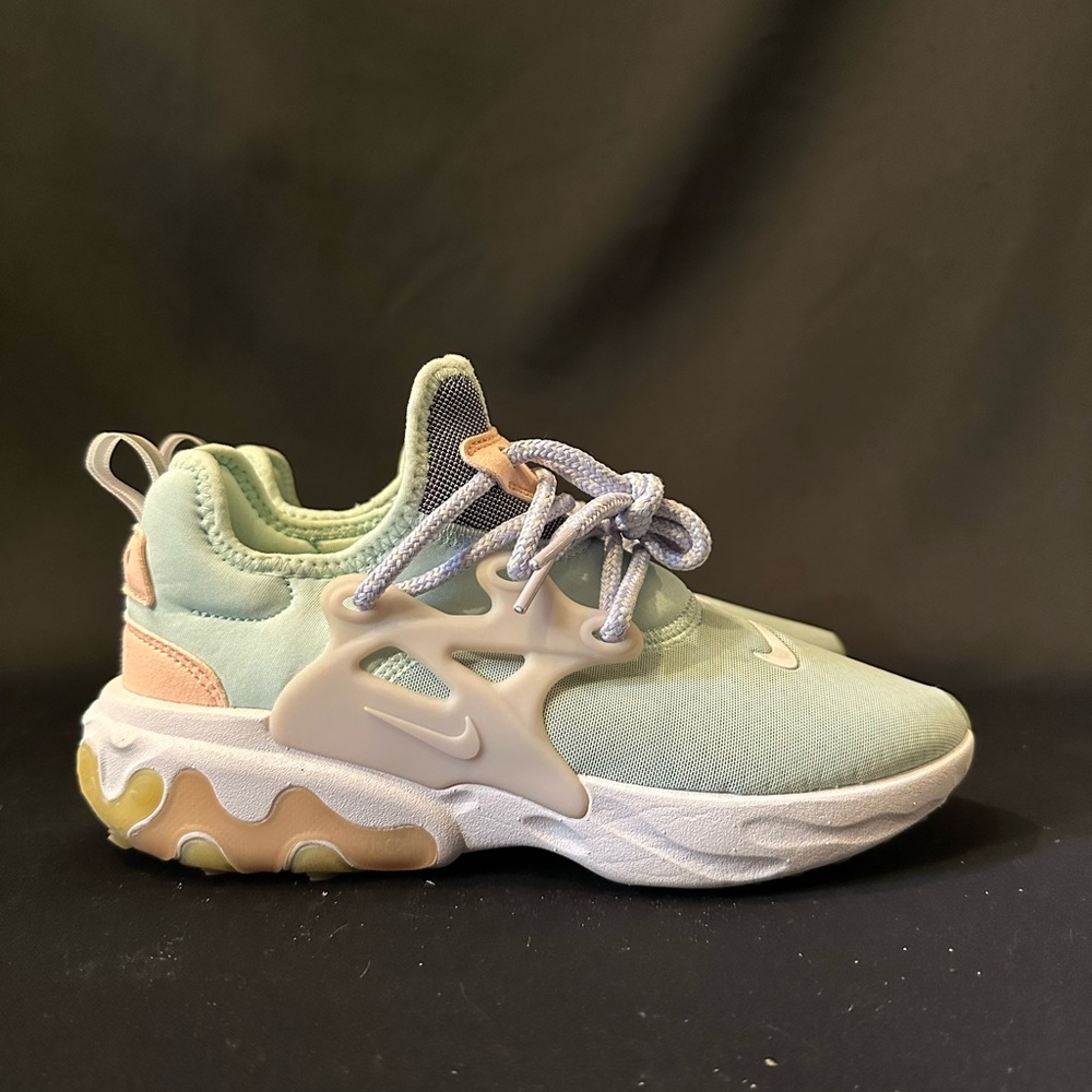 Nike shoes no box